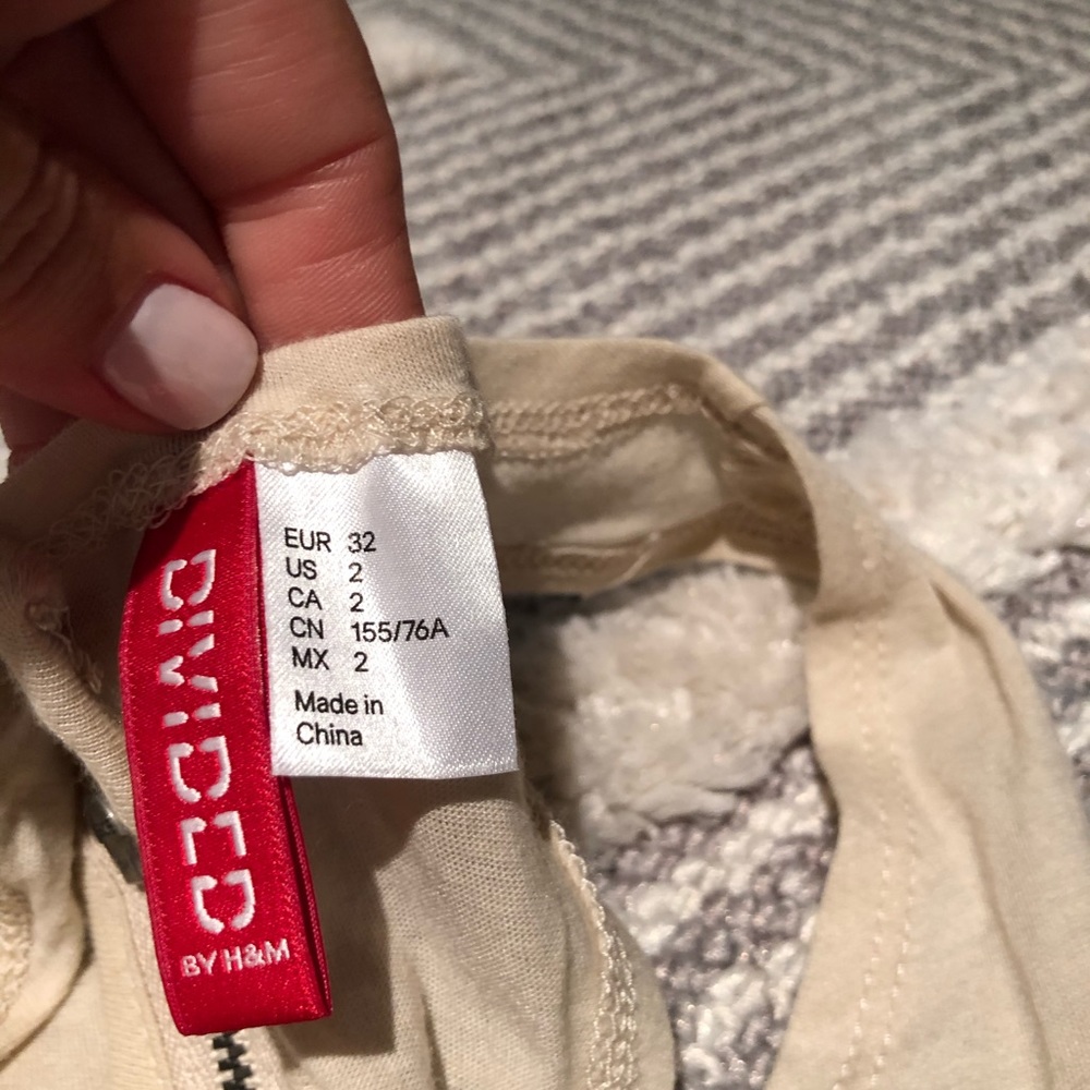 H&M tank - Picture 2 of 2
